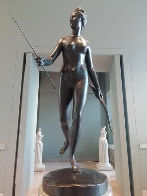 Paris: Louvre night tour with private guide - Practical Tips for Your Night Visit