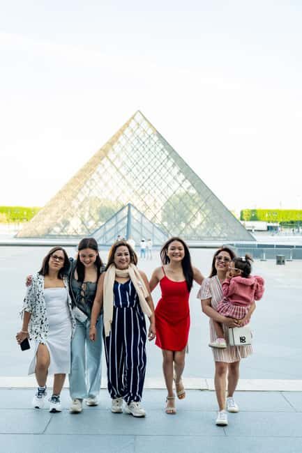 Paris: Louvre Photo Shoot - Key Points