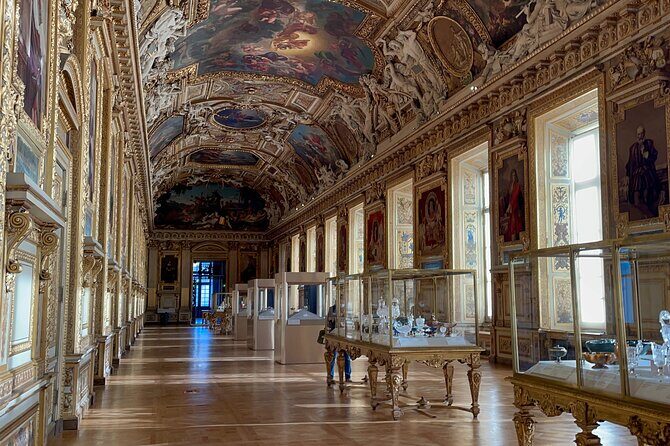 Paris: Louvre Ticket Entrance with Greeter - What to Expect from the Tour