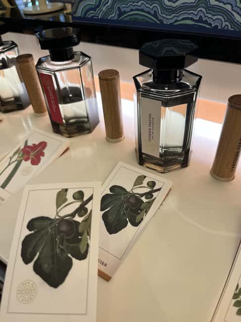 Paris: Marais District Perfume Private Walking Tour - What We Found in Customer Feedback