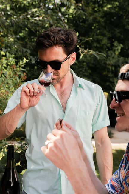 Paris: Marais Wine Tasting and Walking Tour - A Walk Through the Experience