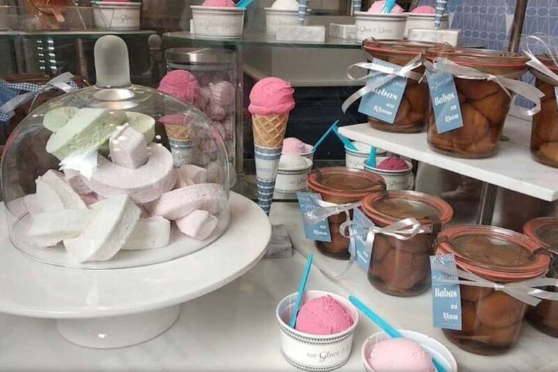 Paris: Montmartre Chocolate and Pastry Walking Tour - Exploring the Montmartre Chocolate and Pastry Tour