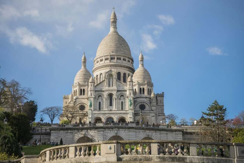 Paris: Montmartre Guided Walking Tour with Food Tasting - The Itinerary: What You’ll See and Do