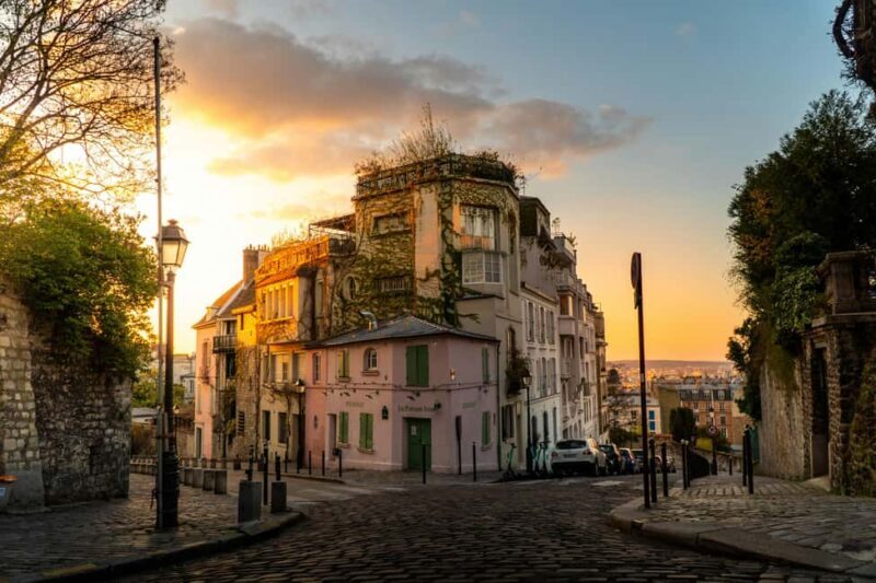 Paris: Montmartre Hidden Gems and Highlights Walking Tour - What This Tour Offers