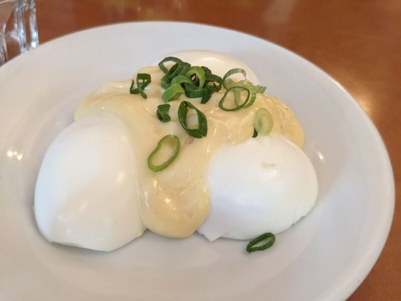 Paris: Montmartre/Pigalle Foodie Tour with Tastings - Accessibility and Practical Considerations