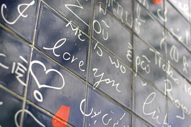 Paris (Montmartre) Scavenger Hunt and Sights Self-Guided Tour - FAQ