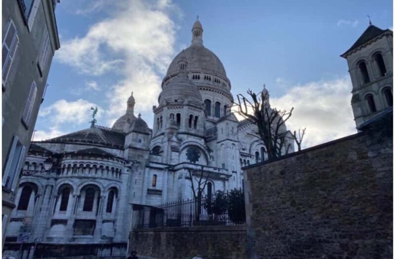 Paris: Montmartre Tour with Moulin Rouge and Sacré-Cur - Key Points