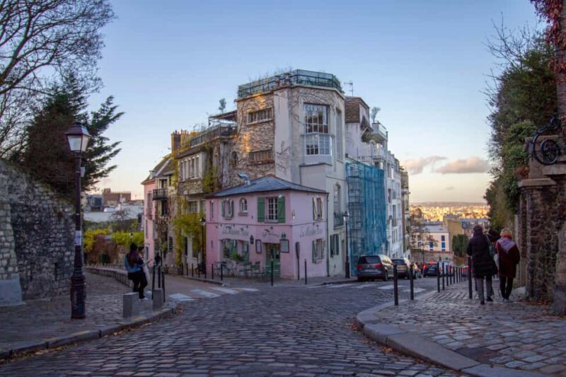 Paris: Montmartre Walking Tour with Parisian Drink Tasting - An Introduction to the Montmartre Tour