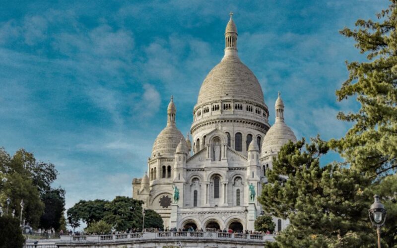 Paris: Montmartre Walking Tour with Sacré-Cur Entry Option - Price and Value