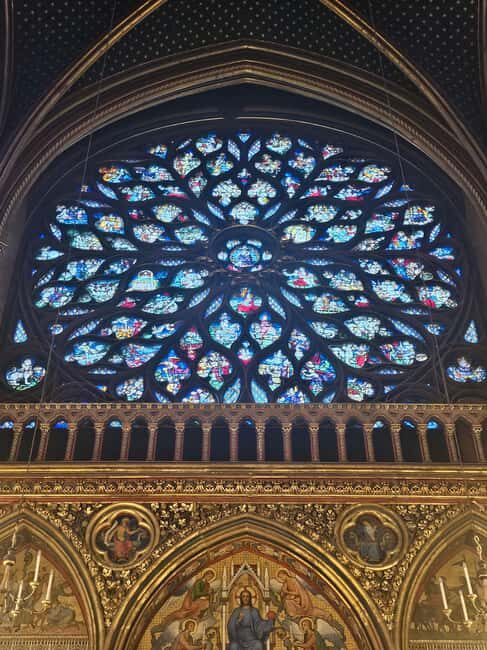 Paris: Notre Dame Cathedral Access & Outdoor Walking Tour. - Who Should Consider This Tour?