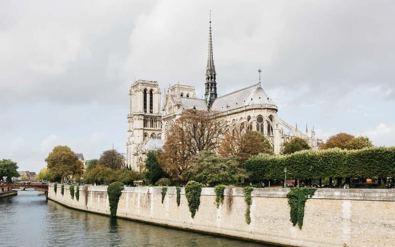 Paris: Notre Dame Exterior Guided Tour with a Small Group - Key Points