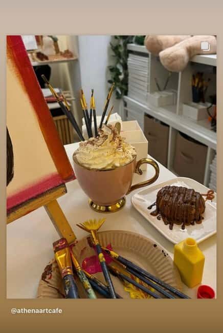 Paris : Painting experience in an art cafe - The Social and Relaxing Vibe