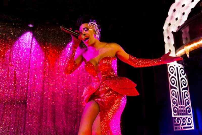 Paris: Paradis Latin Cabaret Show with Optional Champagne - Key Points