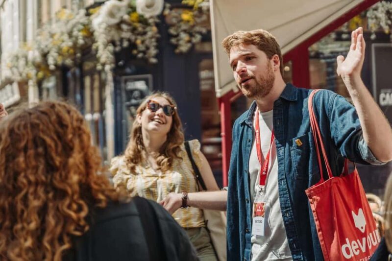 Paris: Pastries and Chocolate Walking Food Tour - The Grand Finale: Macarons