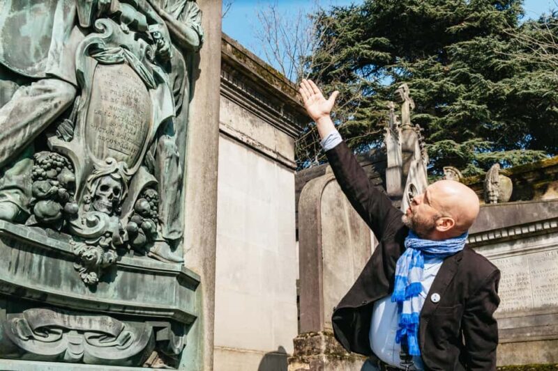 Paris: Pere Lachaise Cemetery Guided Tour - What Makes This Tour Stand Out