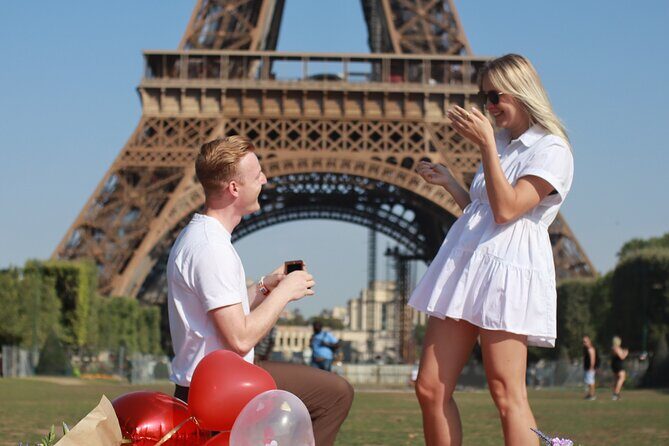 Paris Photo Shoot Session  Eiffel Tower Photographer - Who Will Love This?