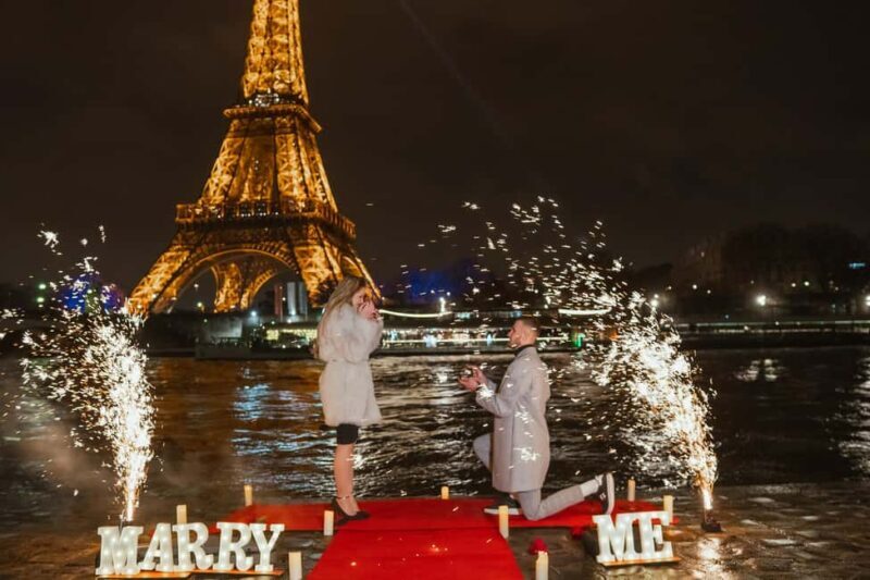 Paris photographer 1 hour near the Eiffel Tower or in Paris - FAQs