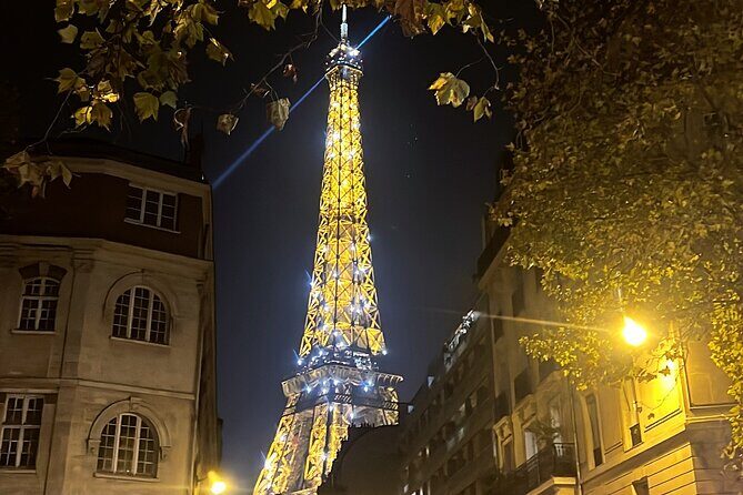 Paris Pink Tour by Night with Champagne - FAQs