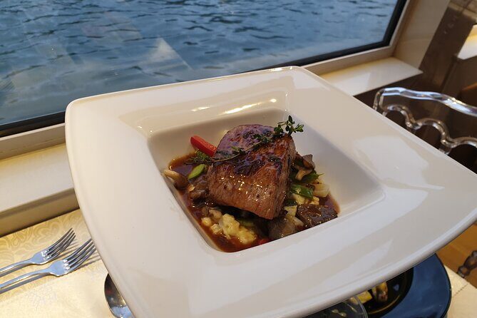 Paris Prestige Dinner Cruise from Eiffel Tower Area - Final Thoughts