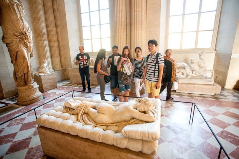 Paris: Priority Access, Guided Louvre Museum Tour w/ Expert - The headline artworks: what you’ll notice in a short tour
