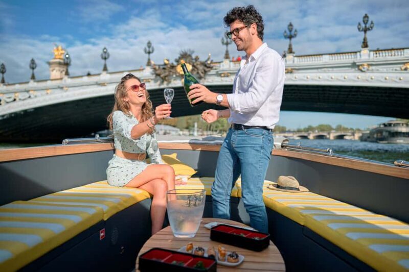 Paris: Private Boat Cruise on the Seine & optional Champagne - Key Points