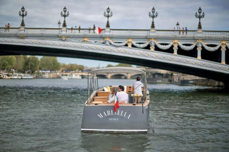 Paris: Private Boat Cruise on the Seine & optional Champagne - Deep Dive into the Experience