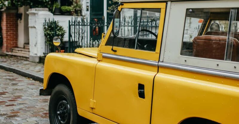 Paris: Private Guided Tour in a vintage Land Rover - An Unconventional Way to See Paris