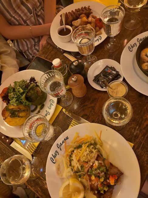 Paris: Private Guided Tour with a Local in English/Russian - FAQ