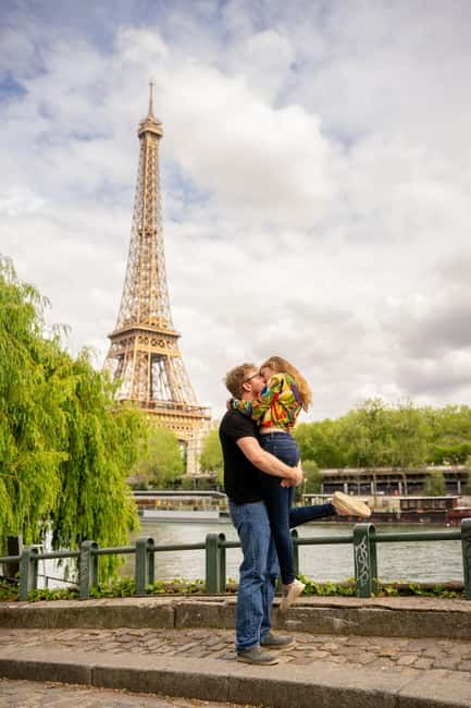 Paris: Private Photoshoot at the Eiffel Tower - What you’ll get after the shoot: edited photos fast