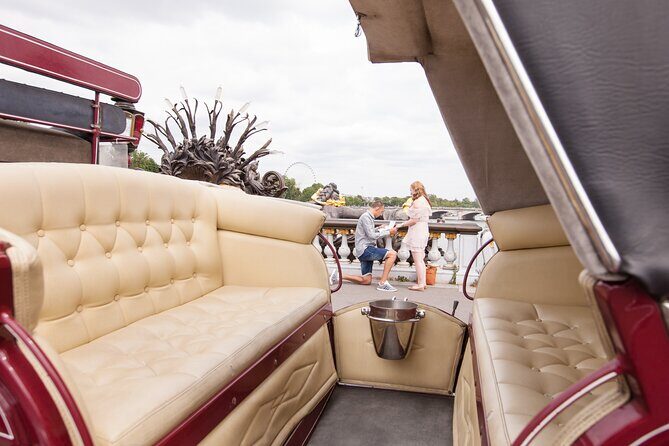 Paris Private Romantic Horse & Carriage Ride - Key Points