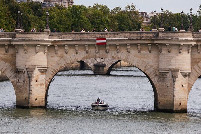 Paris Private Seine River Cruise with Captain - Who Should Consider This Tour?