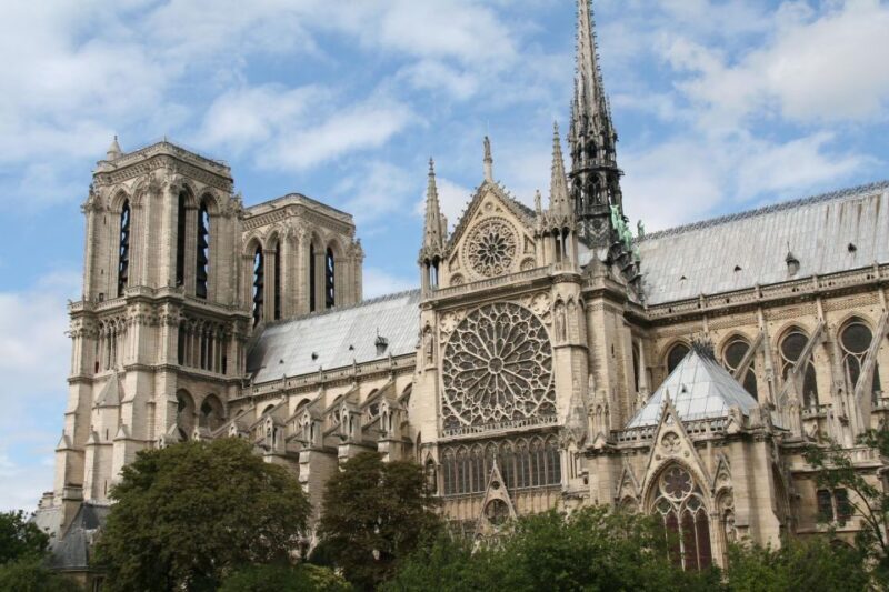 Paris: Private Tour with a Local Guide - Key Points