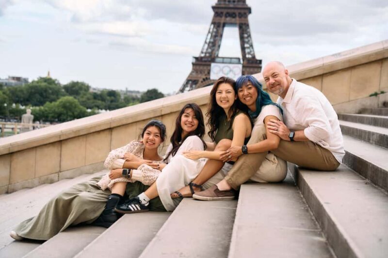 Paris: Professional Photoshoot by the Eiffel Tower - What to Expect from Your Photoshoot in Paris