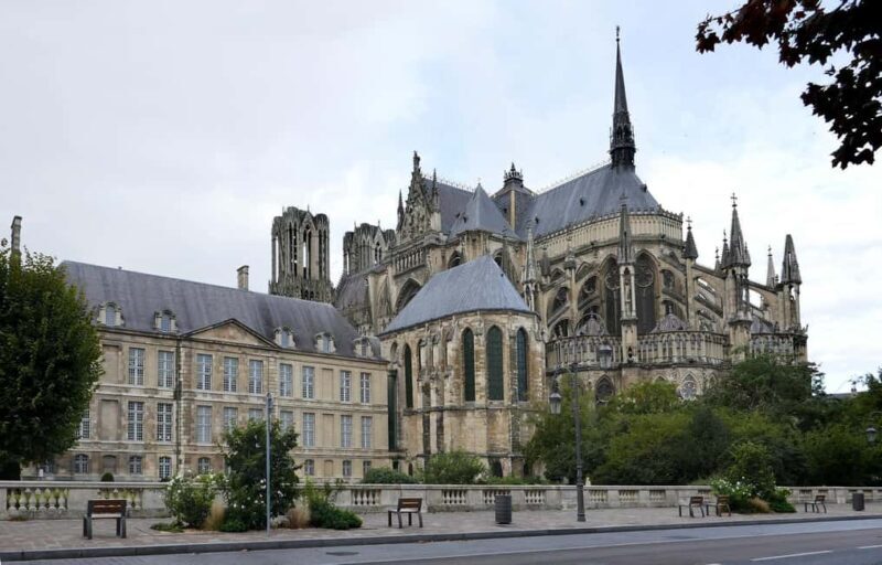 Paris: Reims Day Trip with Champagne Tastings - Discover Reims: A Day Trip Full of Culture and Champagne