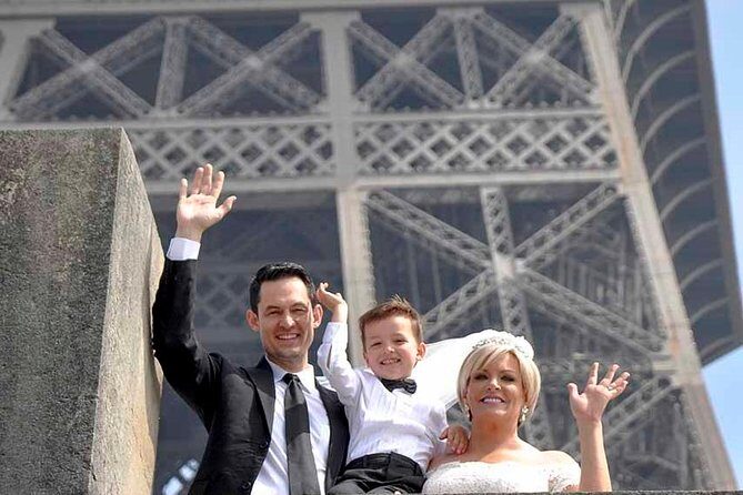 Paris Renew Your Wedding Vows Experience with Professional Photographer - What Makes This Experience Special