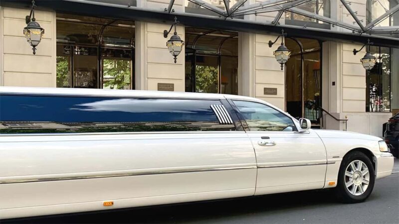 Paris: Romantic Limousine Tour - Key Points
