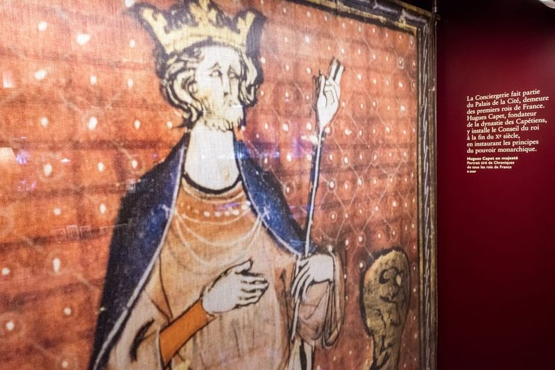 Paris: Sainte-Chapelle and Conciergerie Combined Tickets - HistoPad at the Conciergerie: The Tech That Makes the Story Click