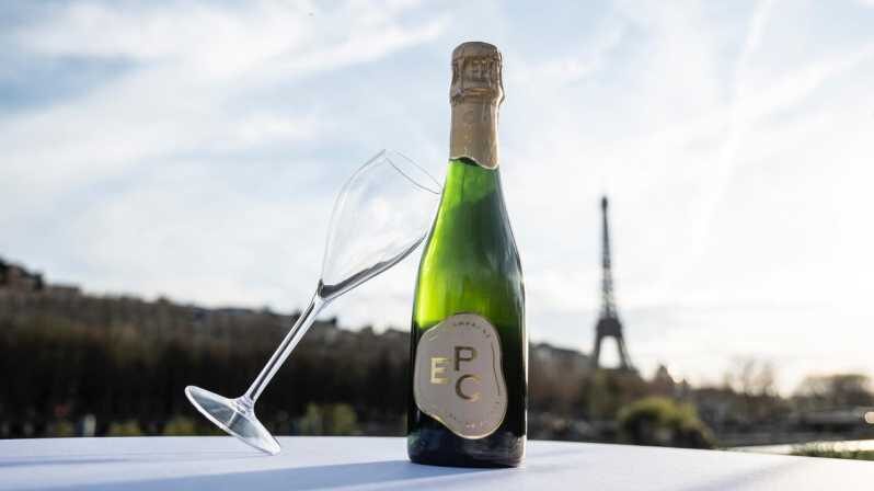 Paris : Scenic Cruise on the Seine River with Champagne - Experience and Atmosphere