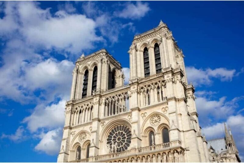 Paris: Secrets of Île de la Cité & Louvre Masterpieces - Key Points