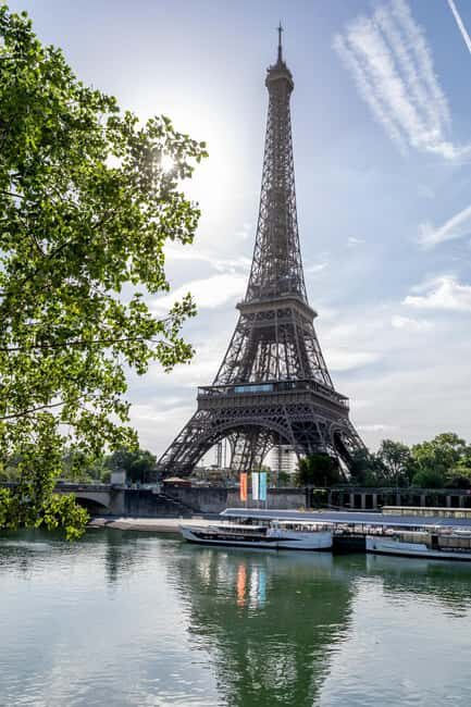 Paris: Seine River Cruise with Champagne from Eiffel Tower - What Tourists Love Most