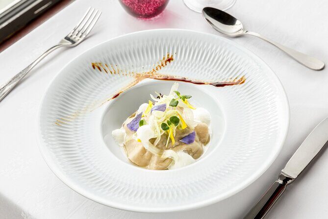 Paris Seine River Dinner Cruise by Maxim's with Champagne & Music - Critical Considerations