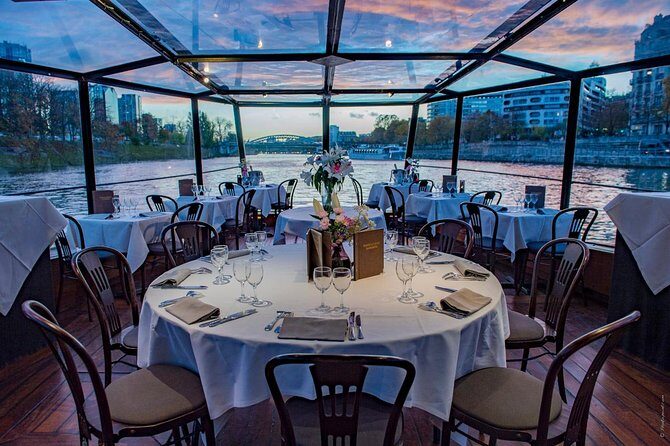 Paris Seine River Dinner Cruise with Champagne and Window Seating - Group Size and Atmosphere