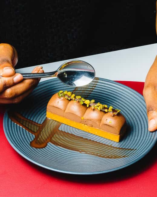 Paris: Seine River Dinner Cruise with Live Music - FAQs about the Seine River Dinner Cruise