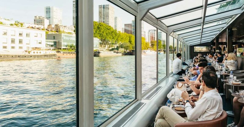 Paris: Seine River Panoramic Views Dinner Cruise - The Boat Layout: Cozy Club Seats and Panoramic Photo Views