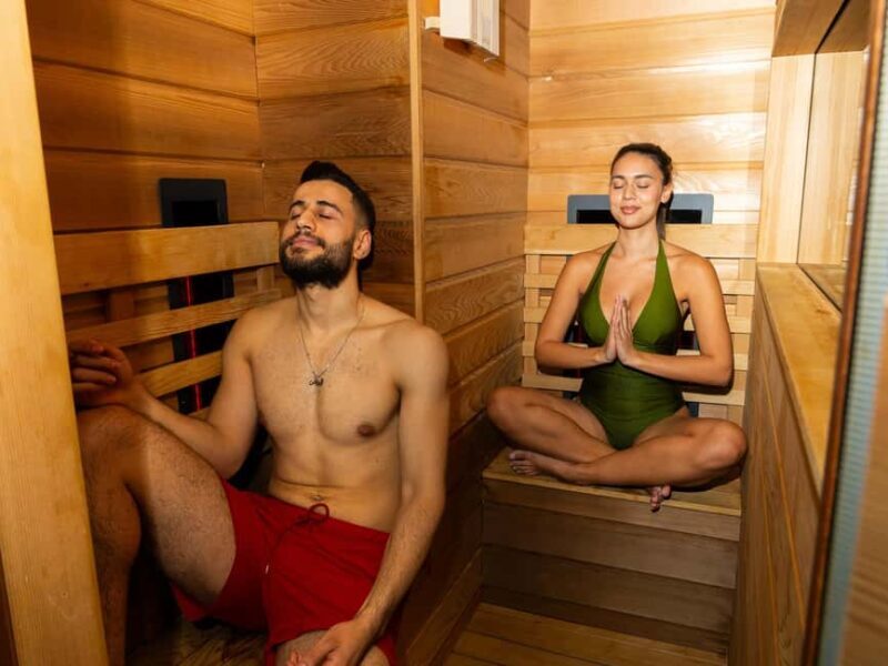 Paris: Seine Yacht Hotel Stay & Paradis Latin Cabaret show - An In-Depth Look at the Experience