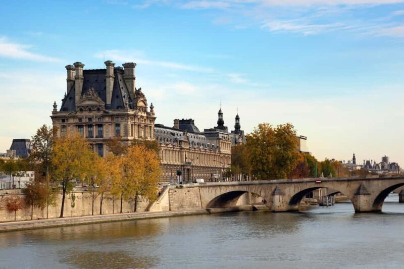 Paris: Senior-Friendly Louvre Museum Highlights Private Tour - Key Points