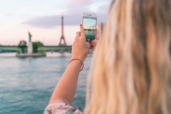 Paris Sightseeing Cruise with Champagne by Bateaux Mouches - The Pros and Cons Based on Reviews