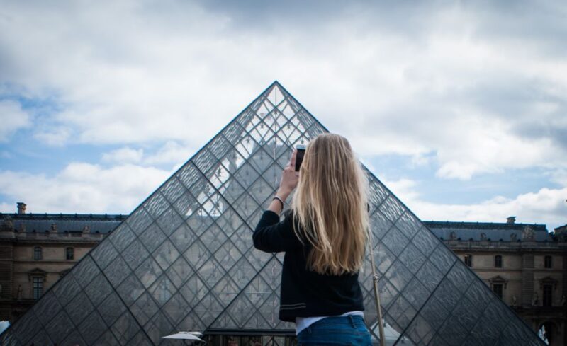 Paris: The best Undiscovered Quarters & Secret Gems Tour - Exploring the Neighborhoods and Hidden Corners