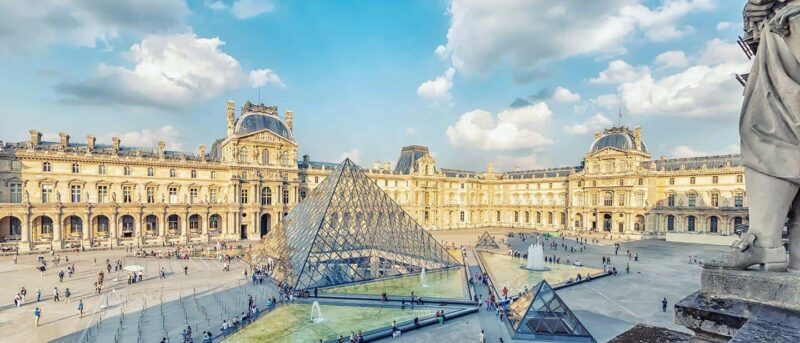 Paris: The secret of the Louvre's facades Guided Tour - A Closer Look at the Experience
