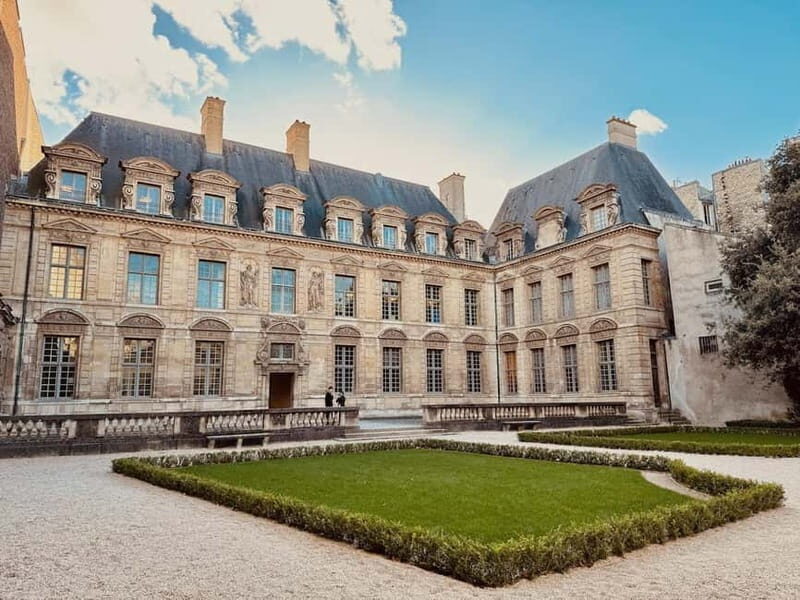 Paris: The vibrant city center and Le Marais in German - What Visitors Say